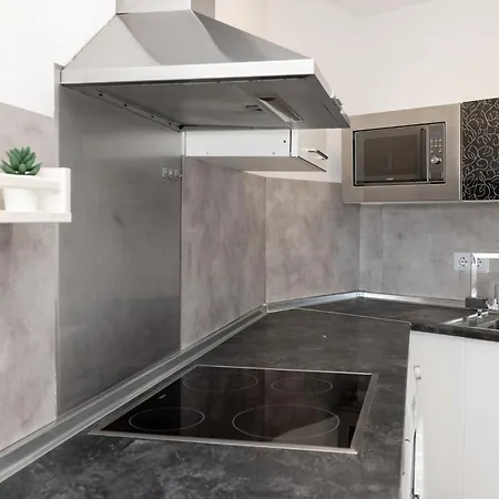 Sun Apartment *